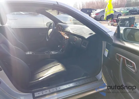 2001 Mercedes-Benz Slk 230 Kompressor z USA, uszkodzony, nr VIN WDBKK49F81F204382